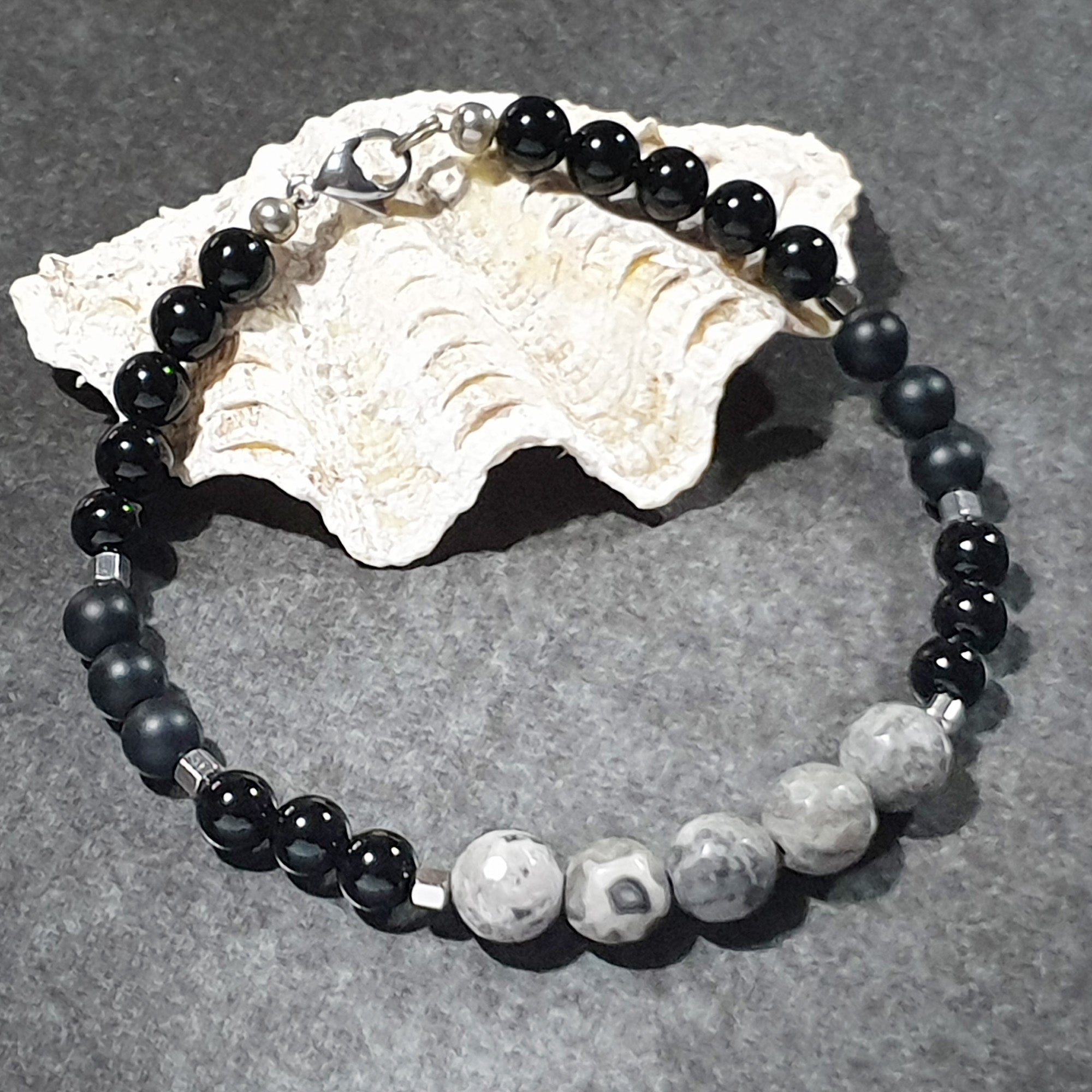 unisex 108 - GEMSTONES & STEEL- Onyx/Fossil Agate