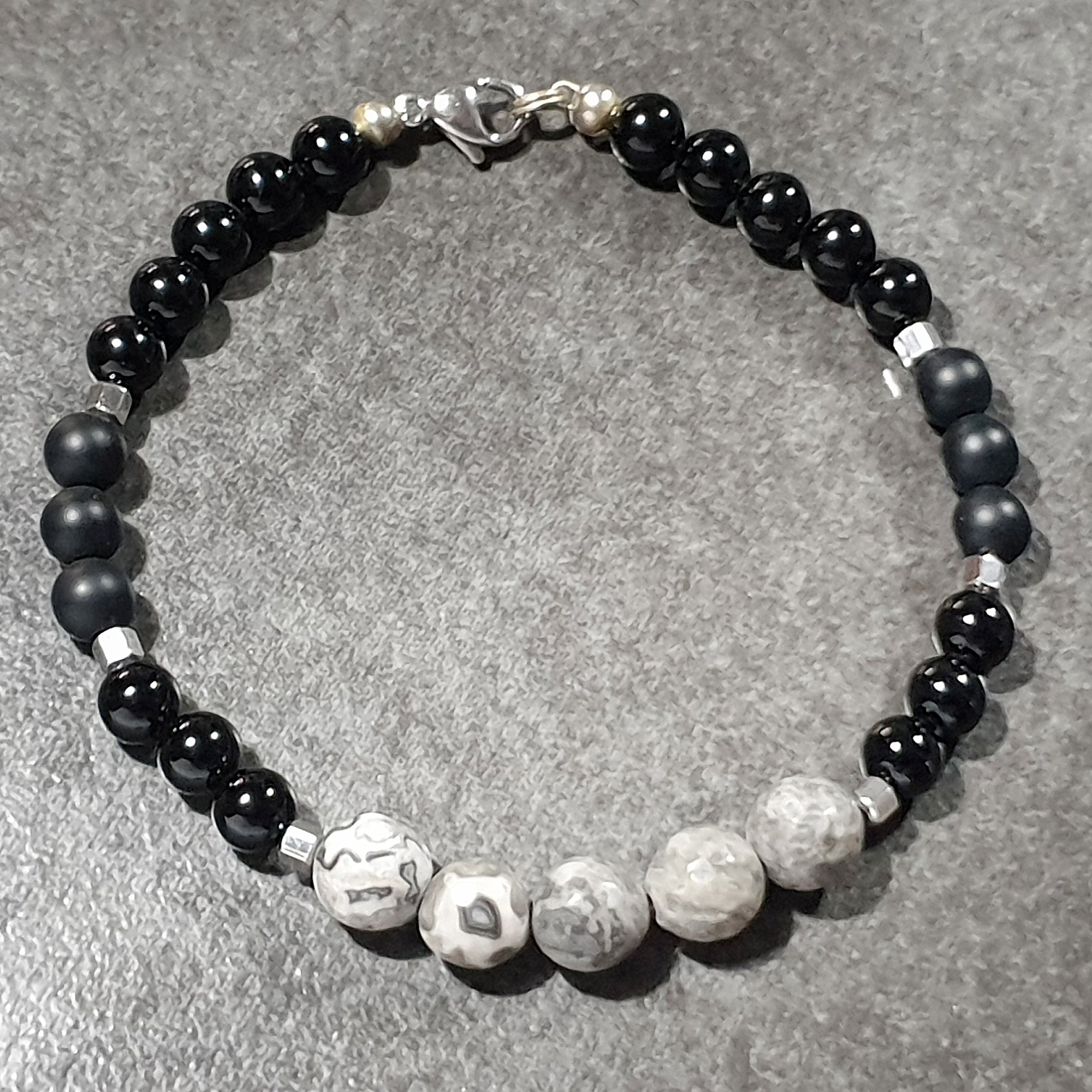 unisex 108 - GEMSTONES & STEEL- Onyx/Fossil Agate